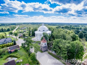 Švč. Trejybės bažnyčia fotografavimas iš oro Sudervėje