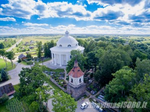 Švč. Trejybės bažnyčia fotografavimas iš oro Sudervėje